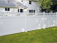 <b>White Vinyl Privacy Fence with Diagonal Lattice Top</b>